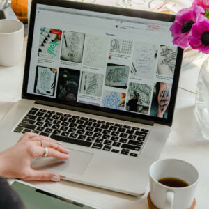 【2025年最新版】ランディングページ制作の相場・内訳・依頼先比較ガイド