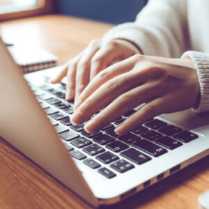 ホームページ作成にかかる費用はいくら?制作会社・フリーランス・自作の比較と相場一覧