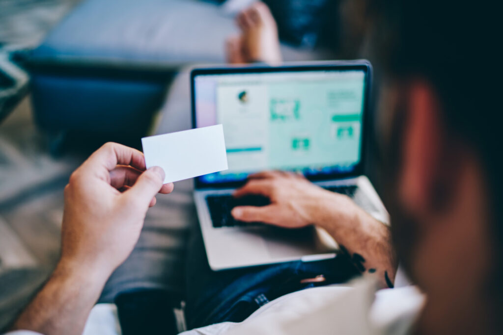 Webサイト制作 ｜ 個人事業主がホームページ 作成で損しないコツ